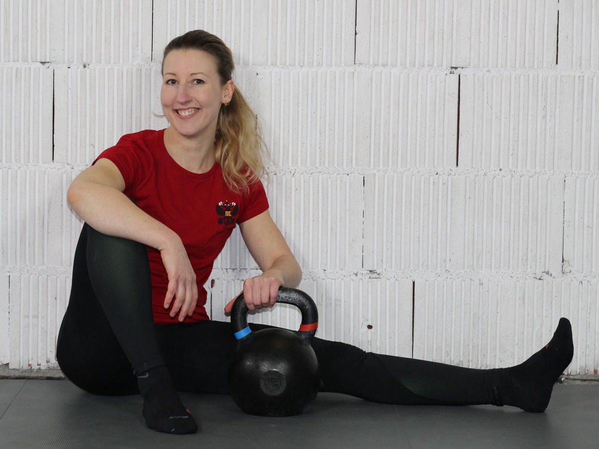 Anna Vietz, RKC Instructor with Kettlebell