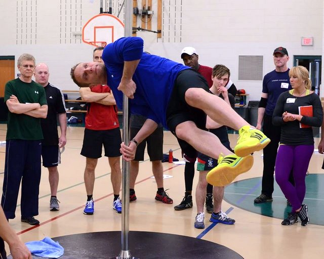 Corey Howard Performs his first ever Clutch Flag at the PCC Progressive Calisthenics Certification Workshop