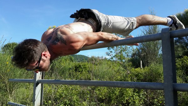 Daniel Cirilli Forearm Planche