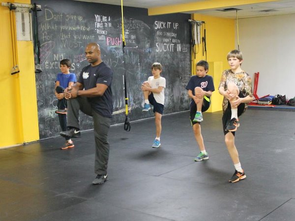 Darius Gilbert training young athletes