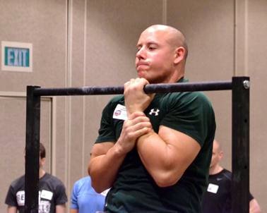 Matt Begansky Performs a One Hand Pull Up at the PCC Workshop in Minneapolis